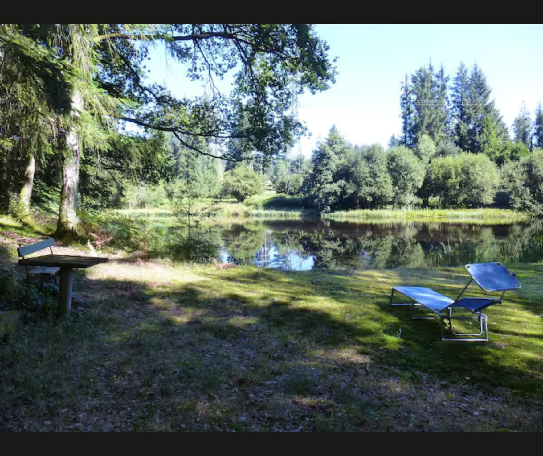 Cabane Limousine Au Bord D'Un Etang Bonnac-la-Côte Exteriér fotografie